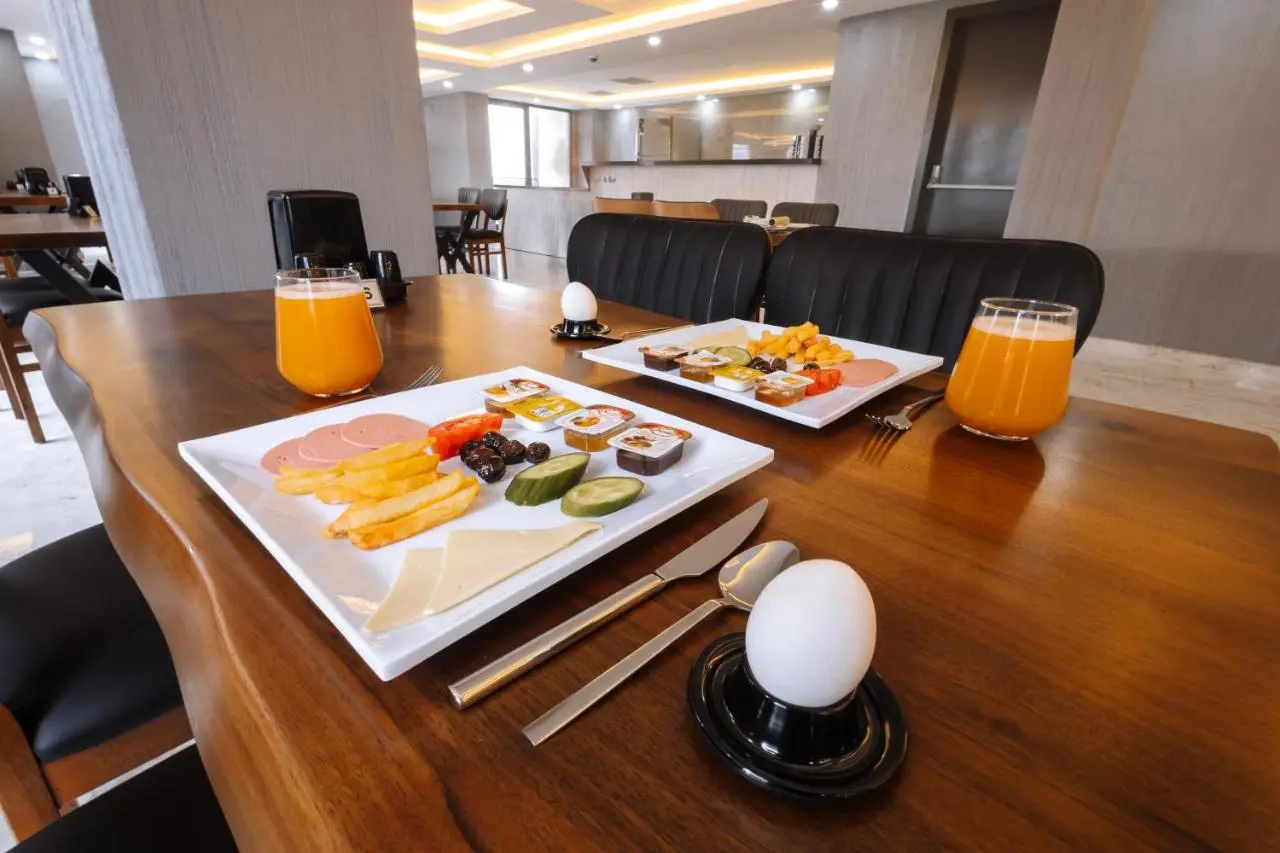 Meyzi Hotel