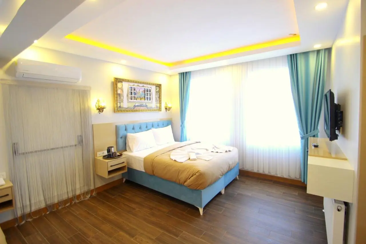 Hira Hotel