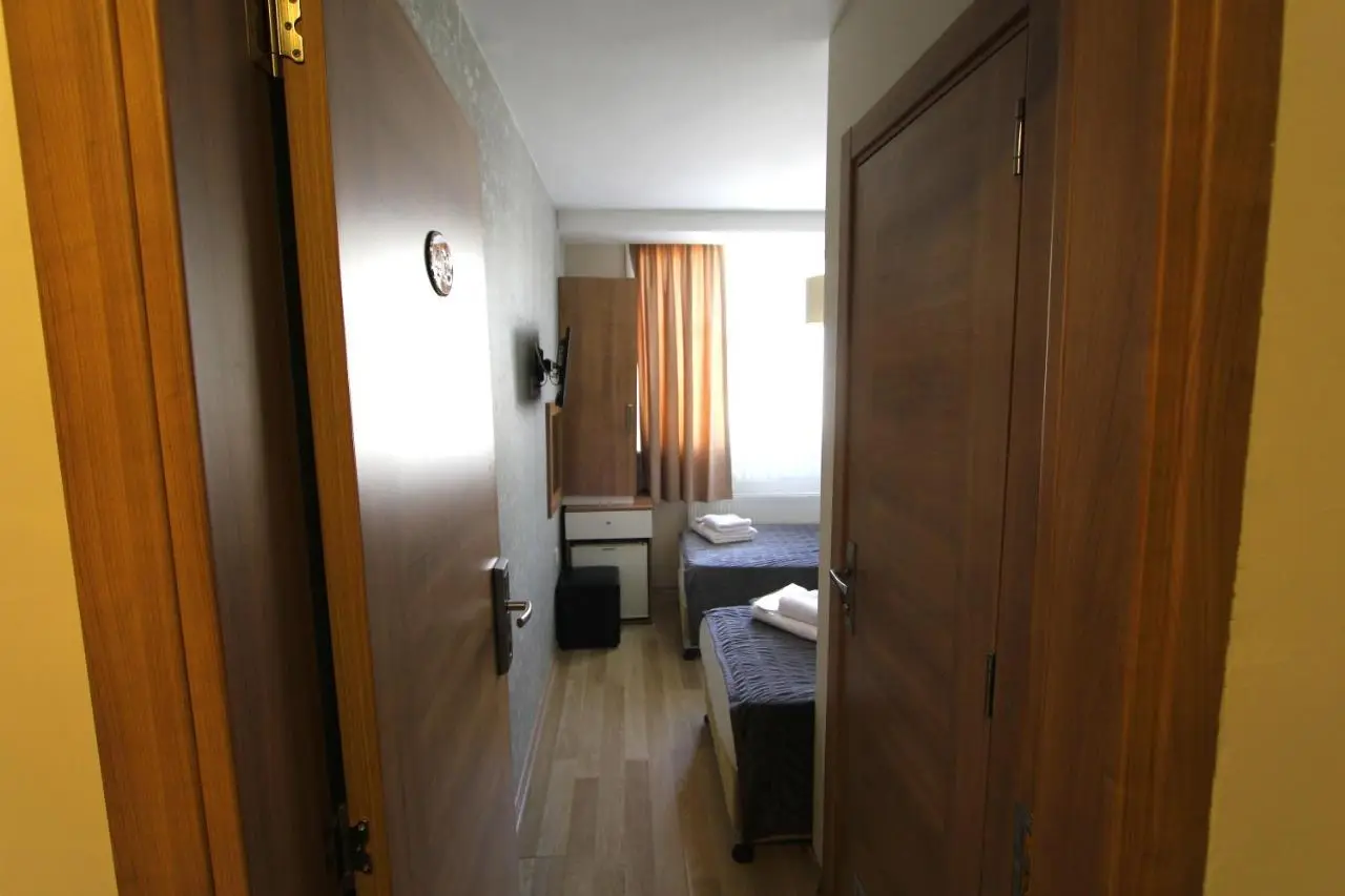 Metrohill Hotel