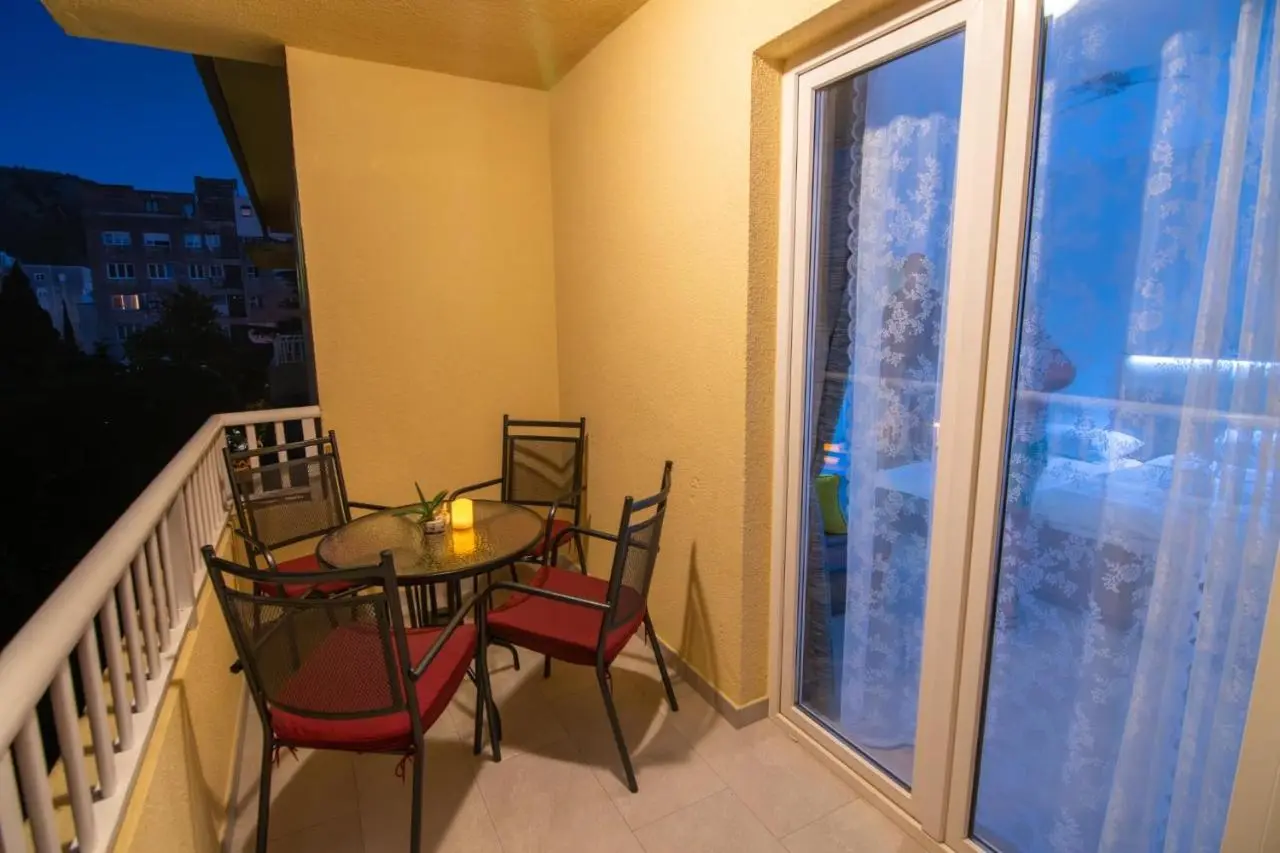 Studio Apartment Mia - free parking