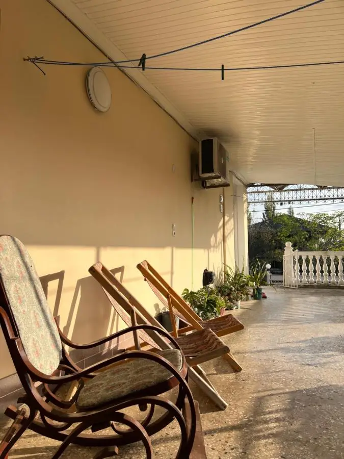 House - Kutaisi International Airport 15 Minutes- Quiet cozy house with parking