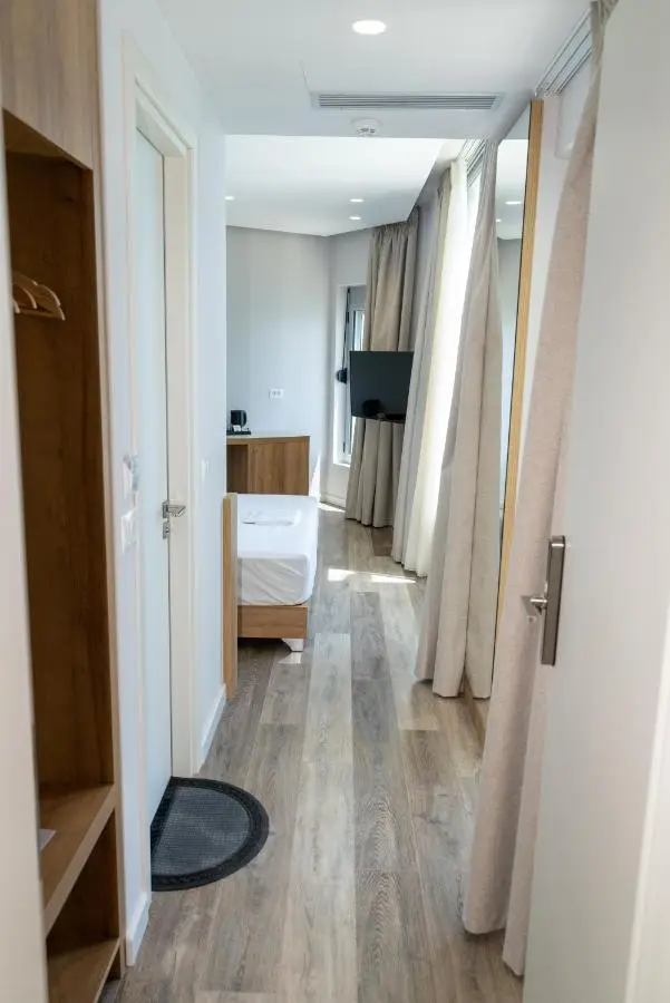 Titania Hotel