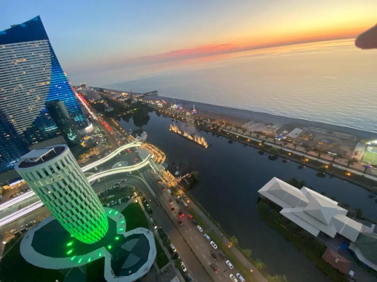 Sunshine Signature Apartments in Alliance Palace