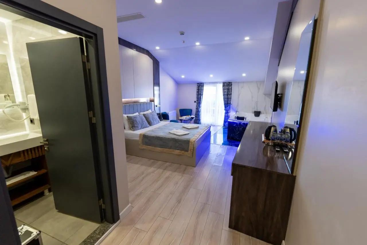 Meros Hotel