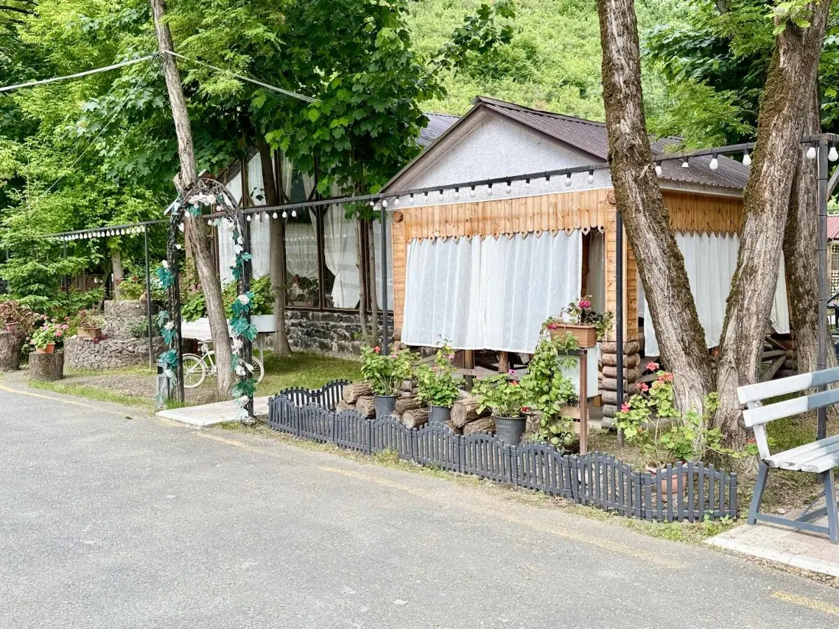 Nohurçay Cottages & Restaurant