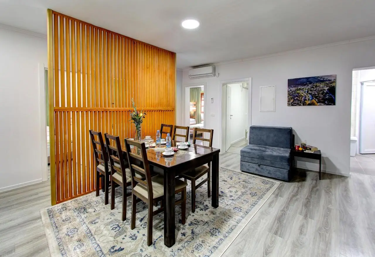 Guesthouse Check In - Apartments & Rooms