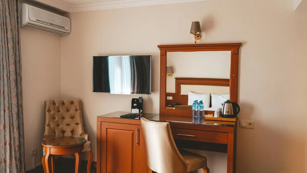 Premier Vista Hotel
