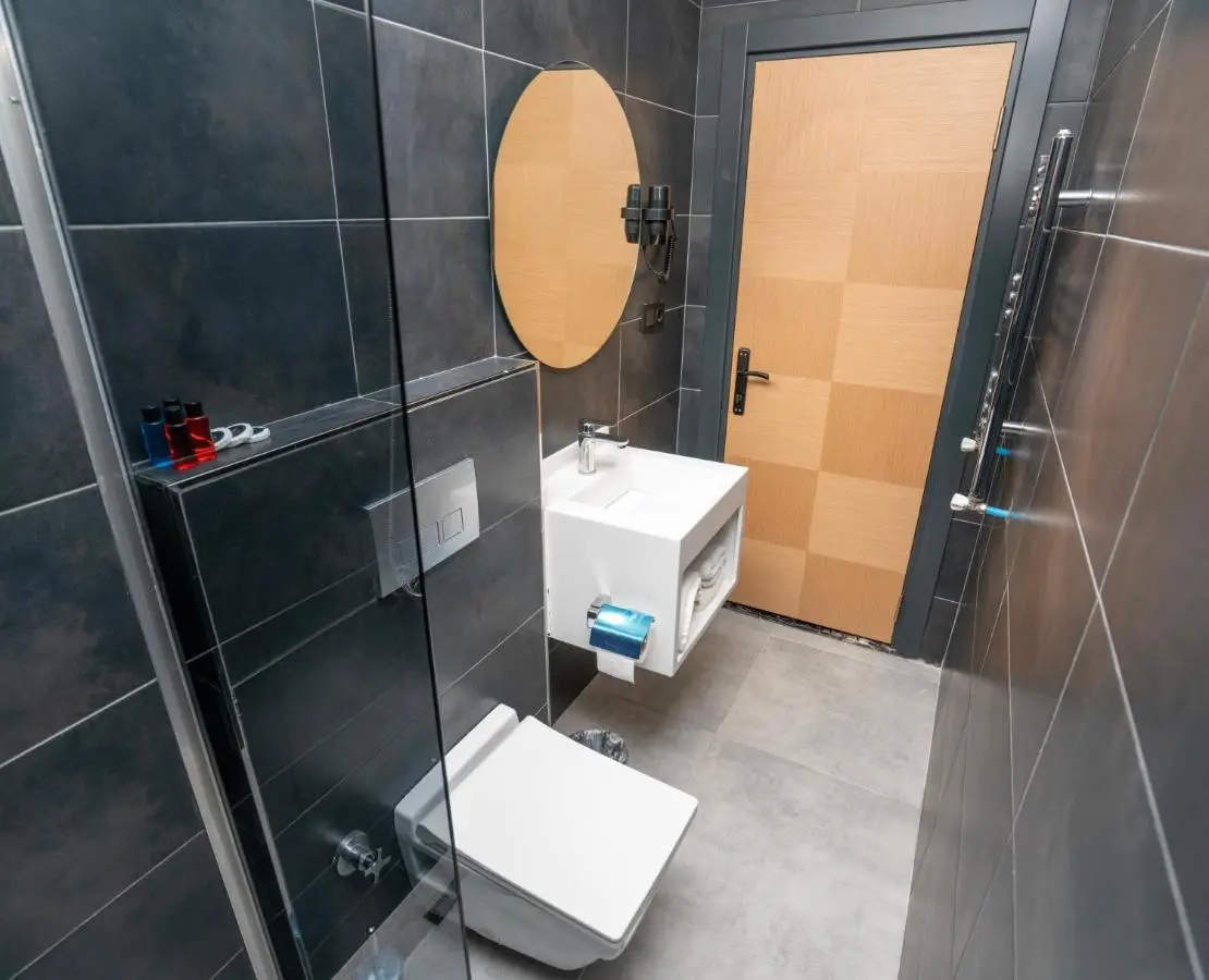 Center Suite
