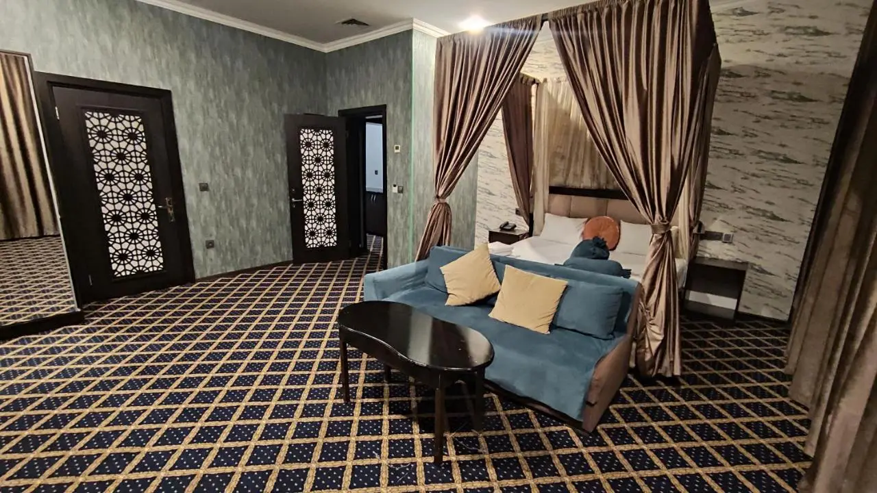 Corniche White City Hotel