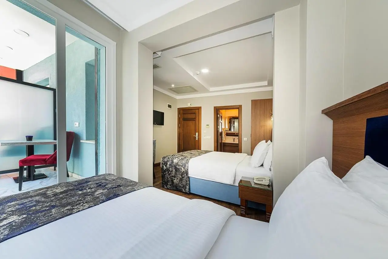 Aristocrat Hotel