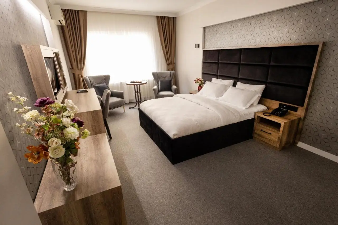 COMFORT HOUSE HOTEL