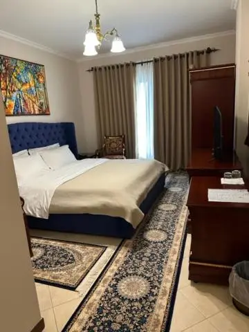 Dinasty Hotel