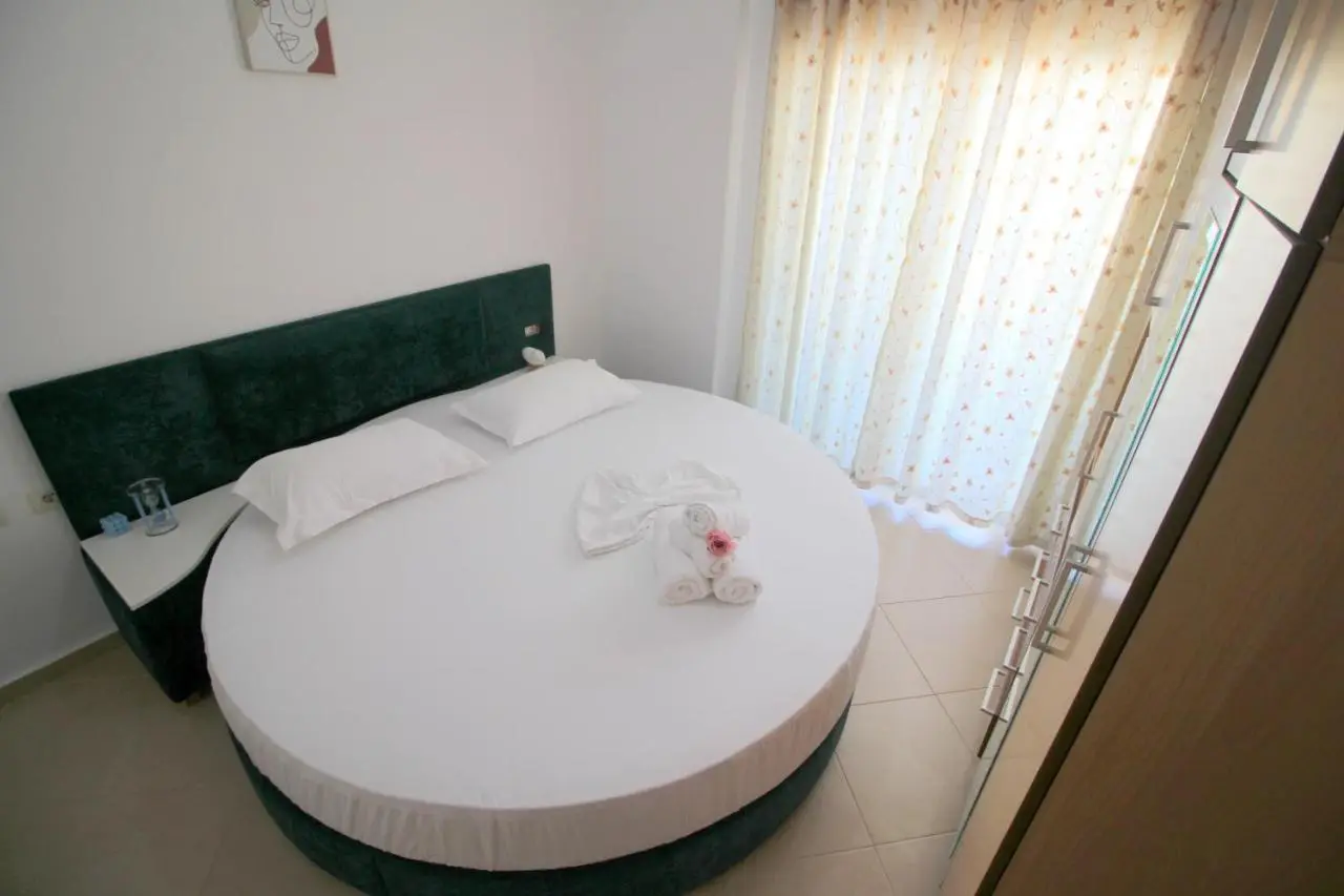 July Seaview Apartments