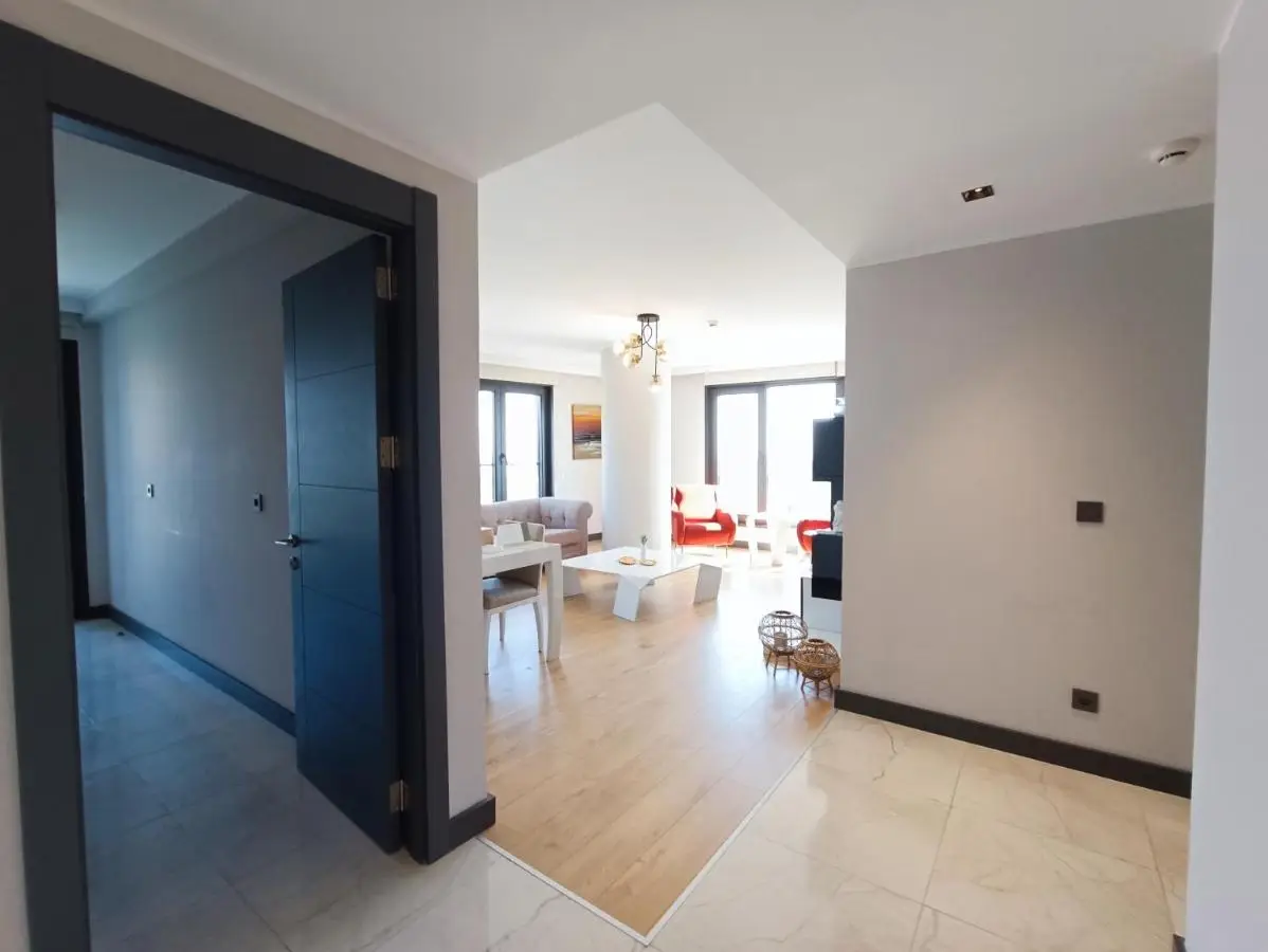 Luxury Fully Equipped 3BR 2BA Apartment by Siena Suites