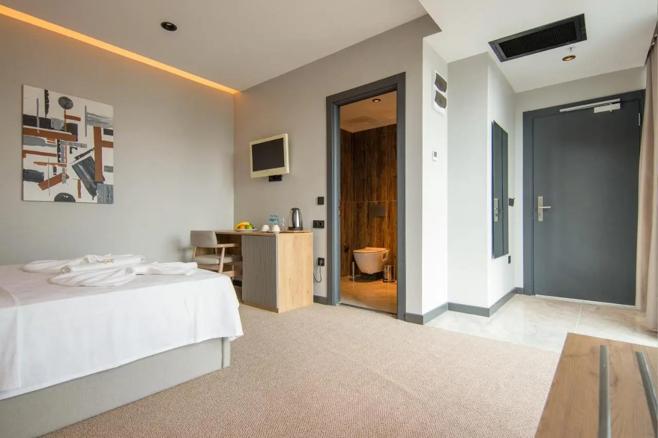 SHERLOCK HOMES HOTELS