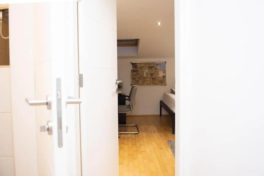 Lovely 2BDR Loft Apartment