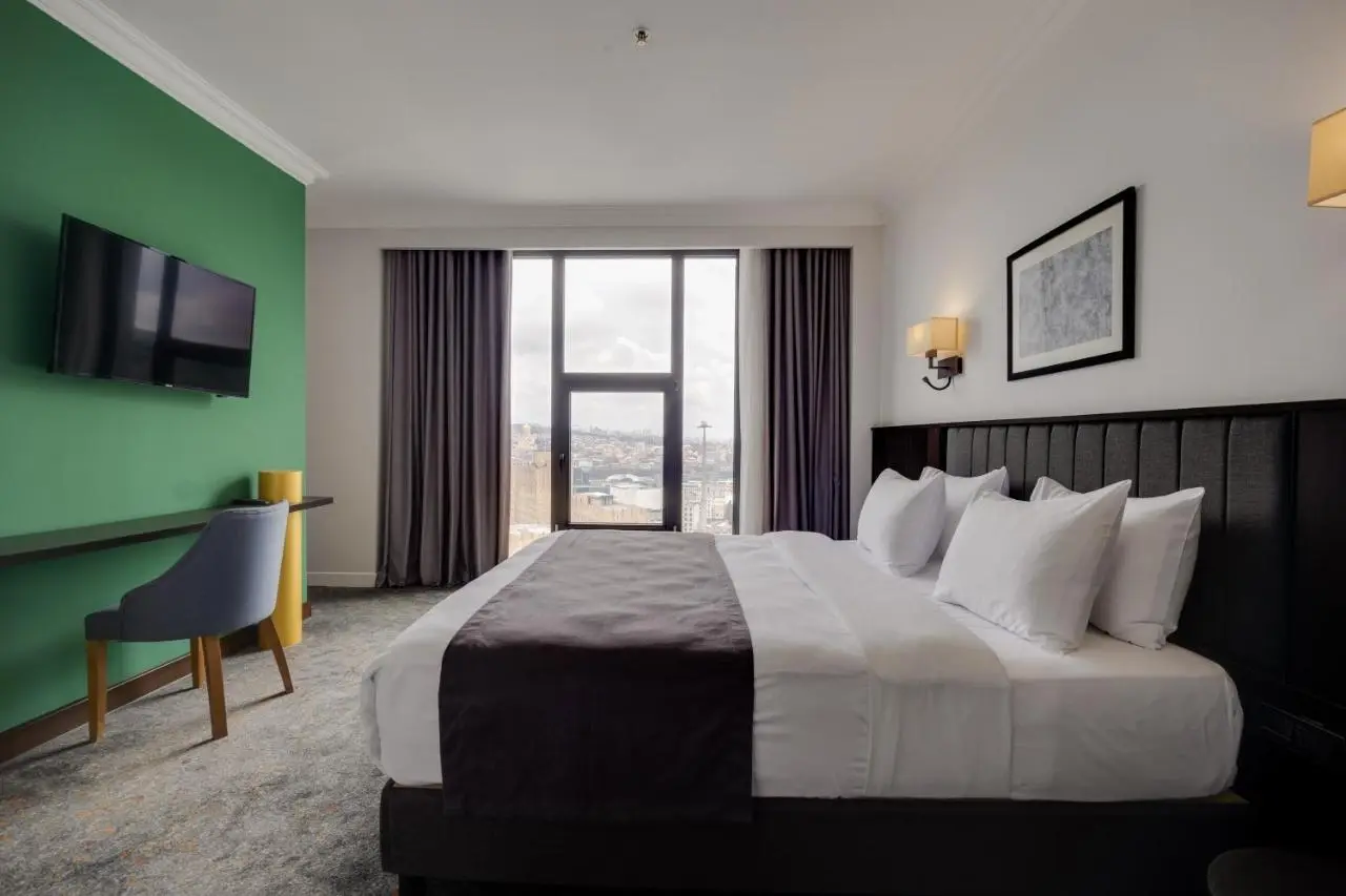 Pine Astoria Hotel