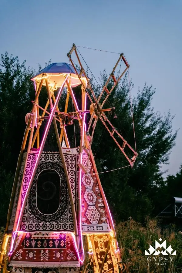 Gipsy Village Park Hotel
