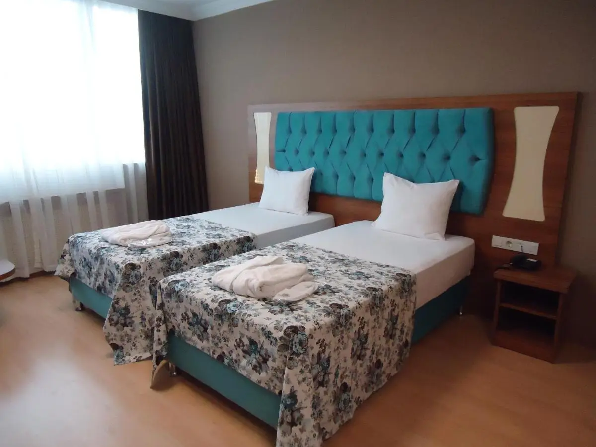 Golden Lounge Hotel