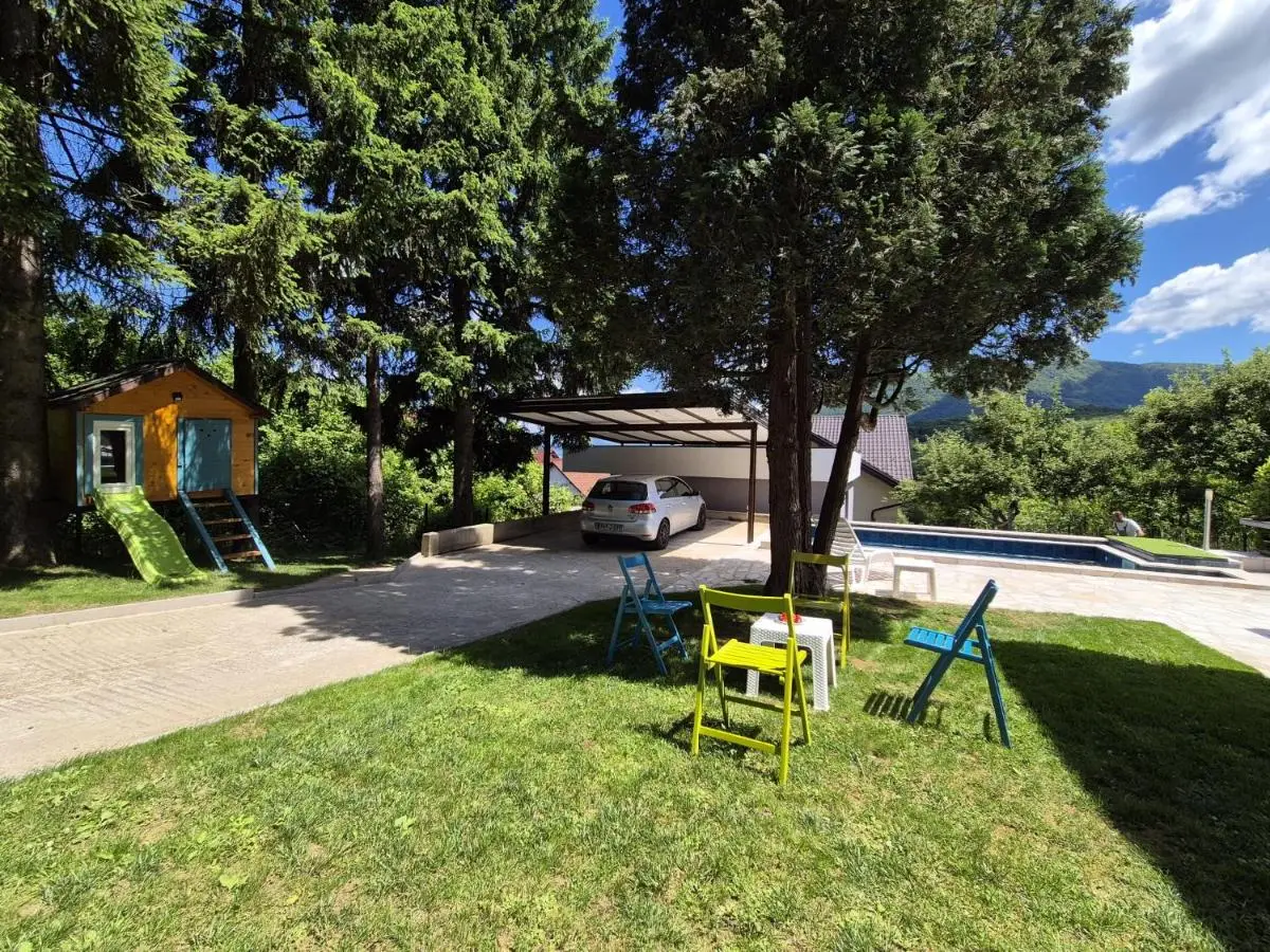 EmUm family cottage