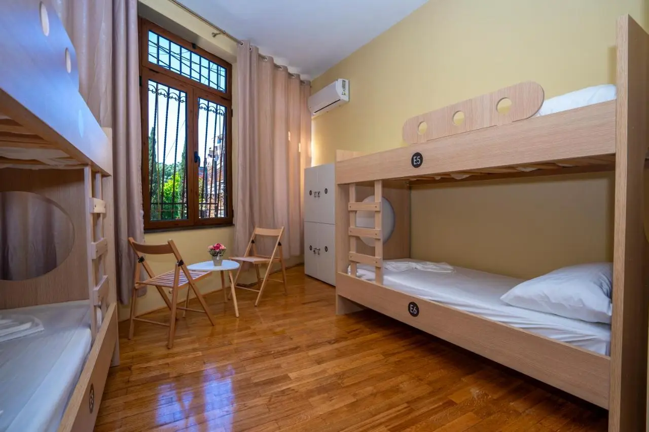 Terrace Hostel & Lounge Bar