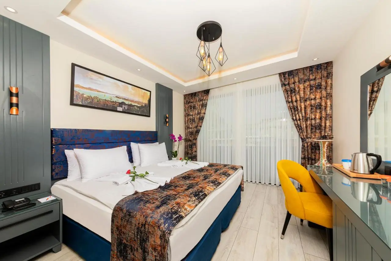 The Magnaura Palace Hotel
