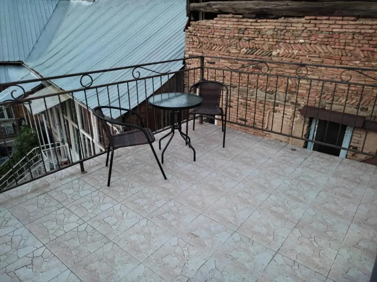 Apartment Dry Bridge