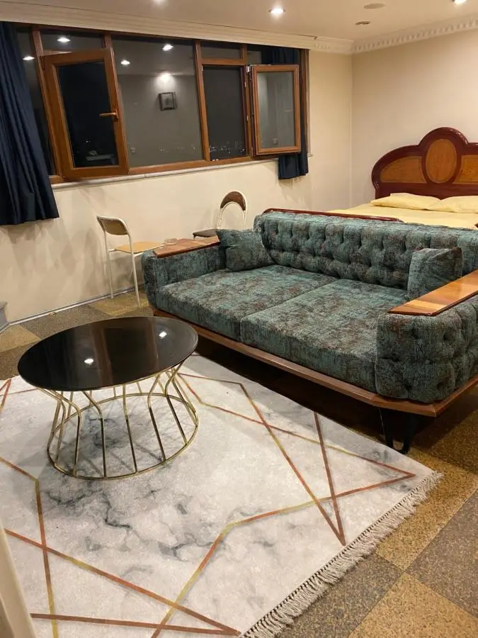 Petek Hotel