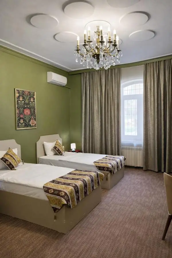 The Lantern Central Hotel