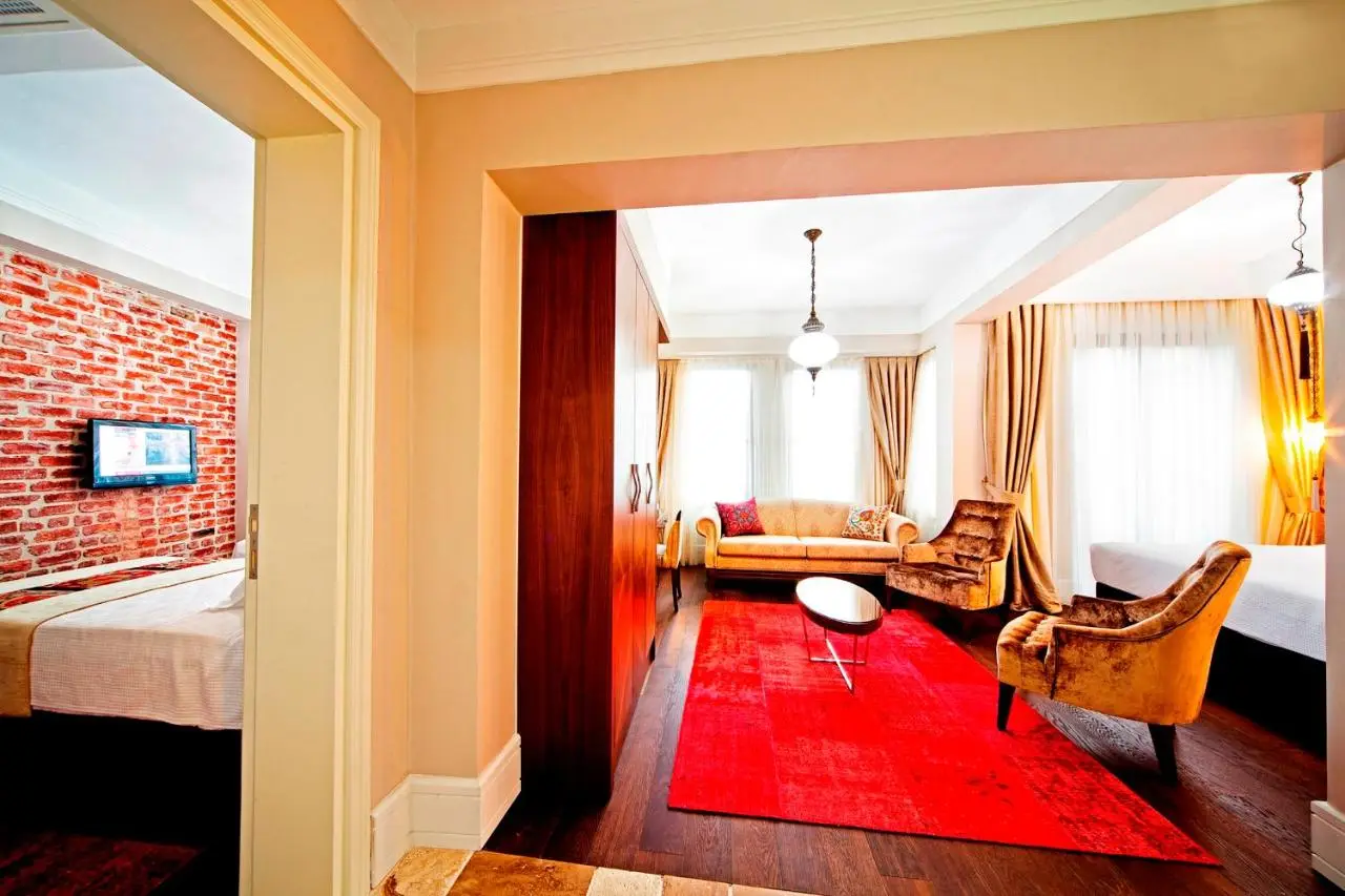 Azade Suites