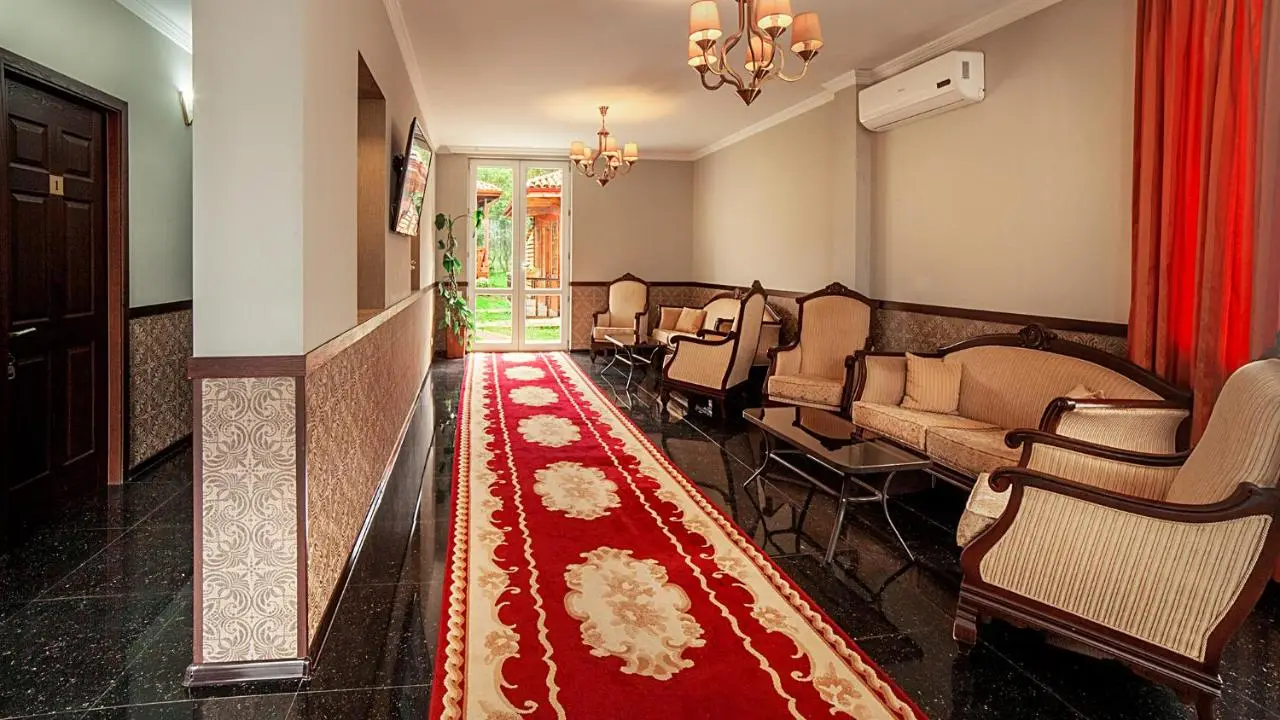 Orange Hotel