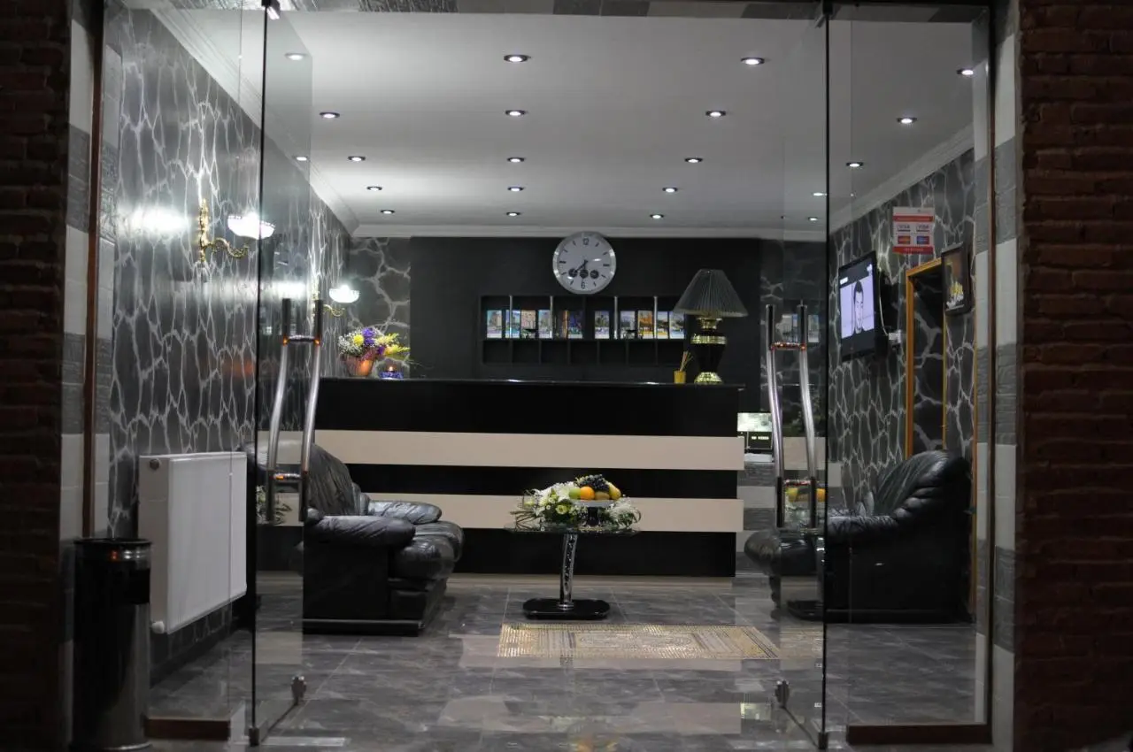 7 Baits Hotel