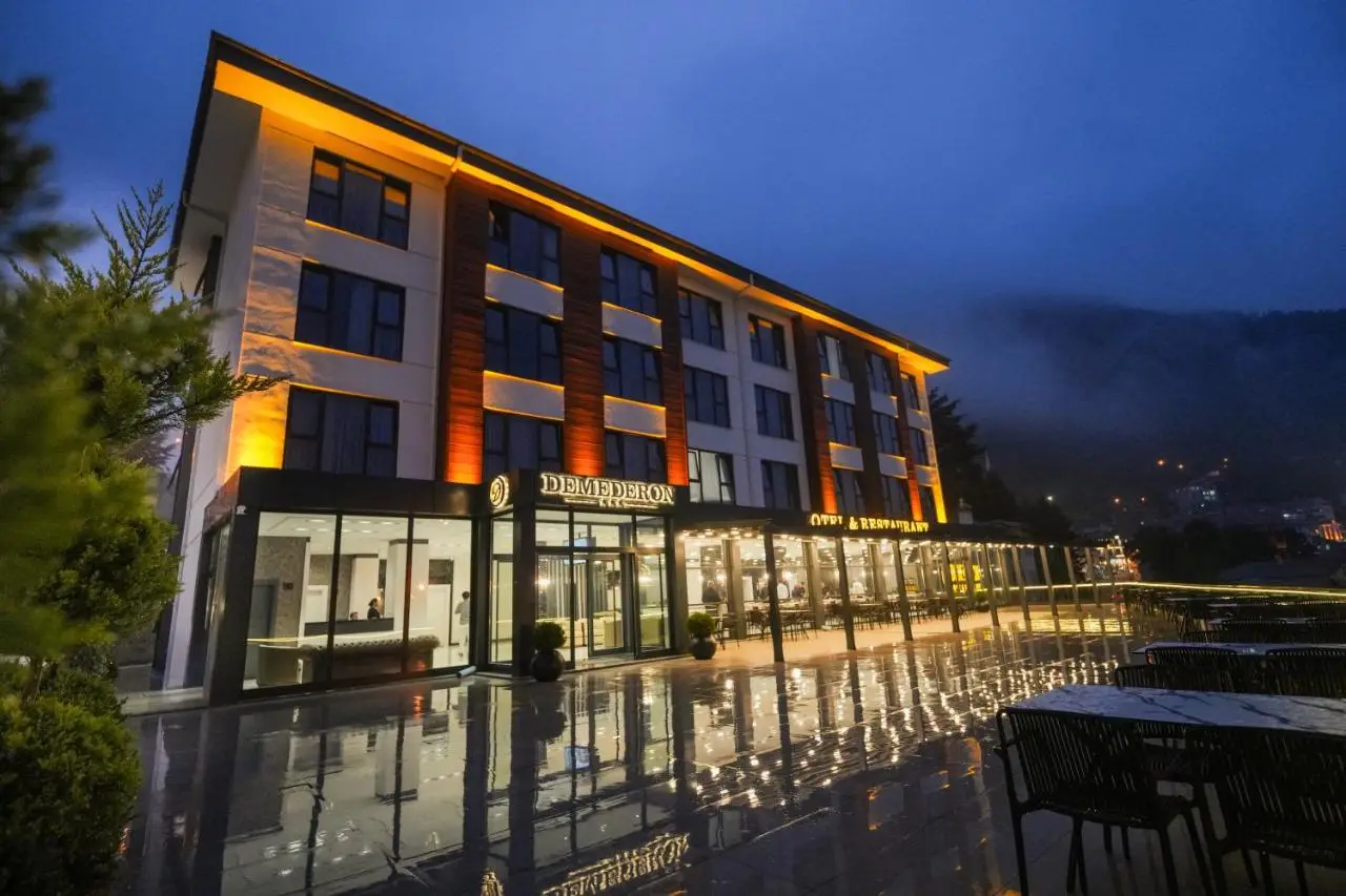 Demederon Hotel