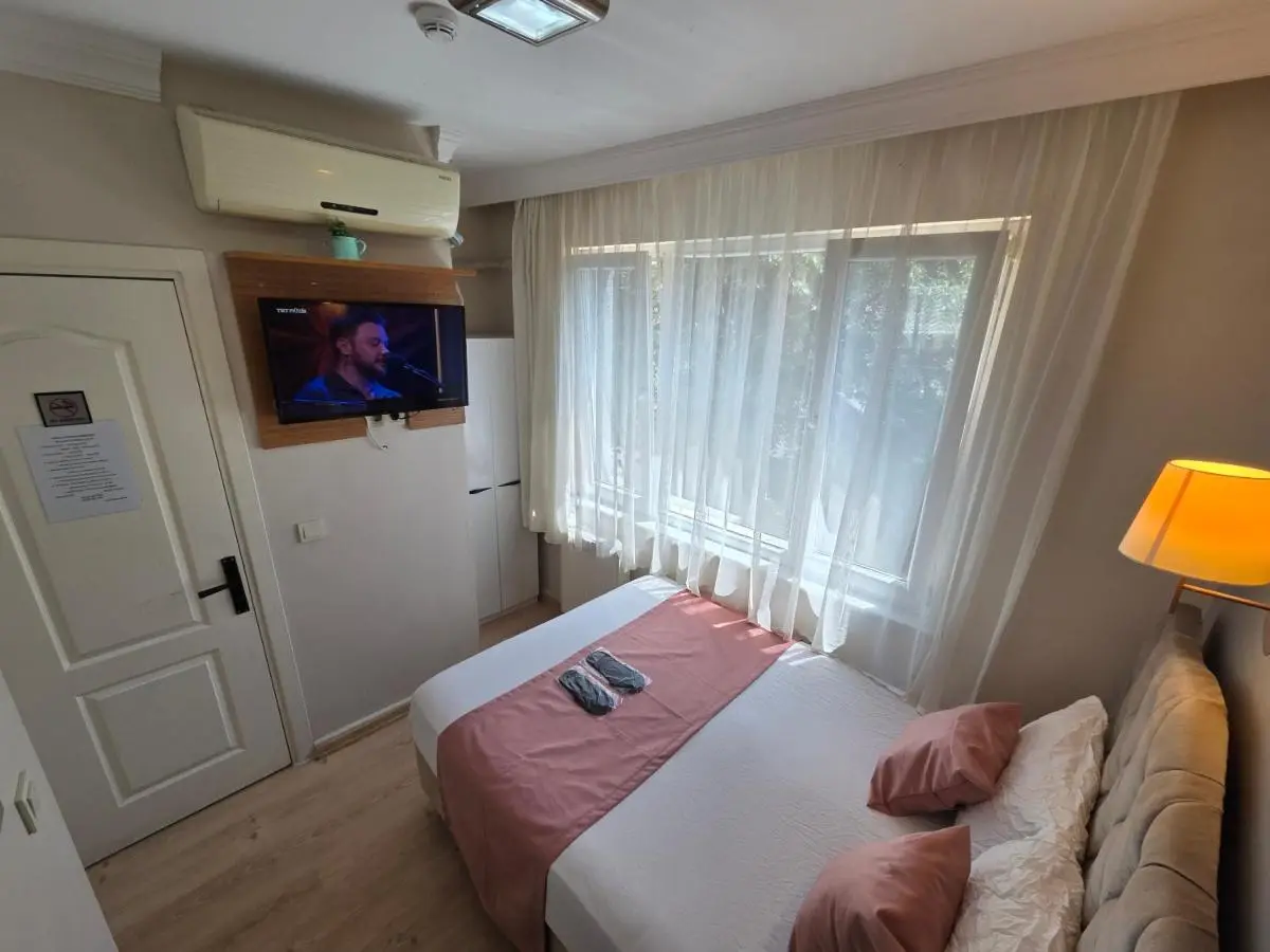 TAKSİM LİFE HOUSE