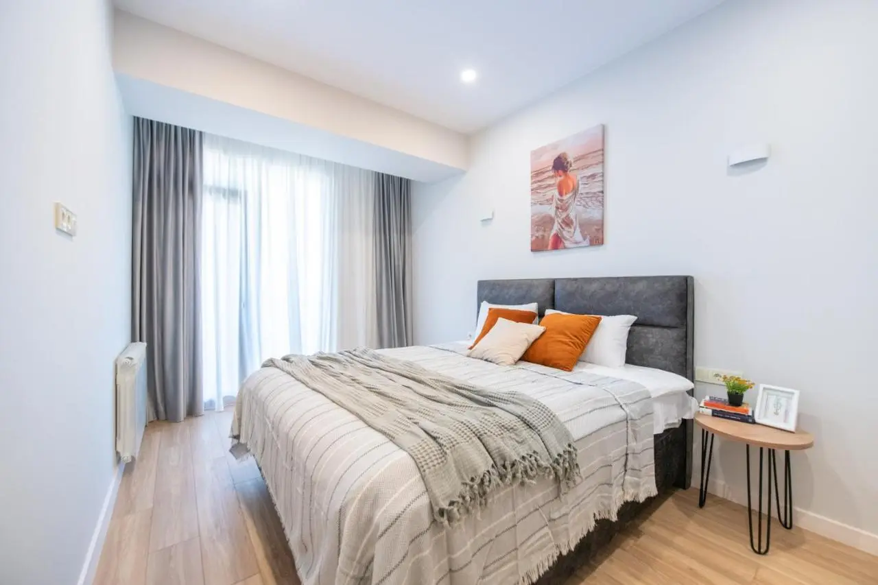 ProRealty -2BR apartment with fantastic view to city