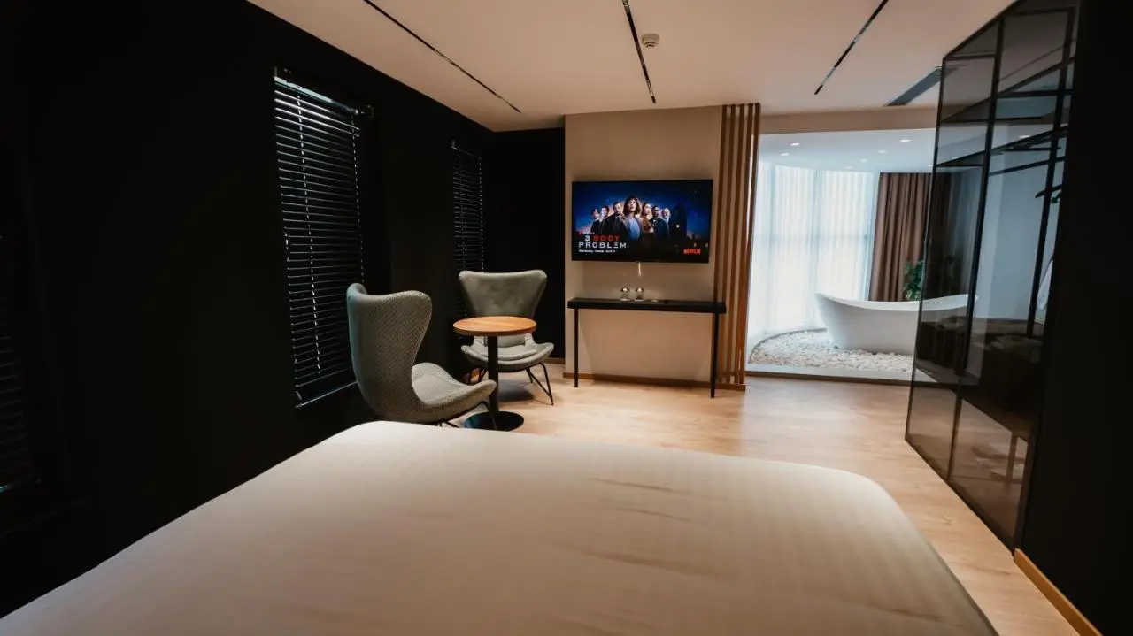 BAZ'HUR Boutique Hotel
