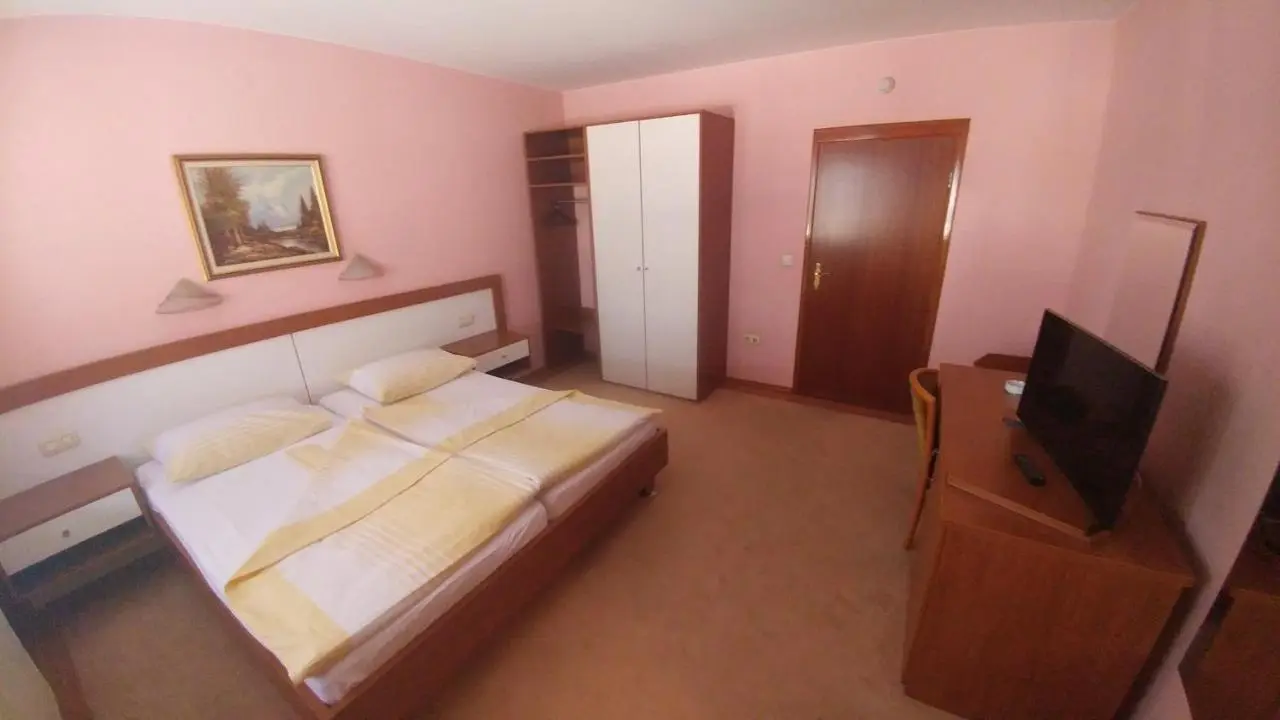 Hotel Delminium