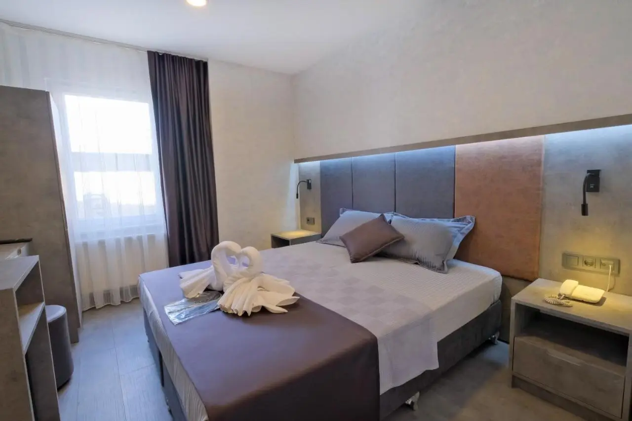 The Queen Hotel