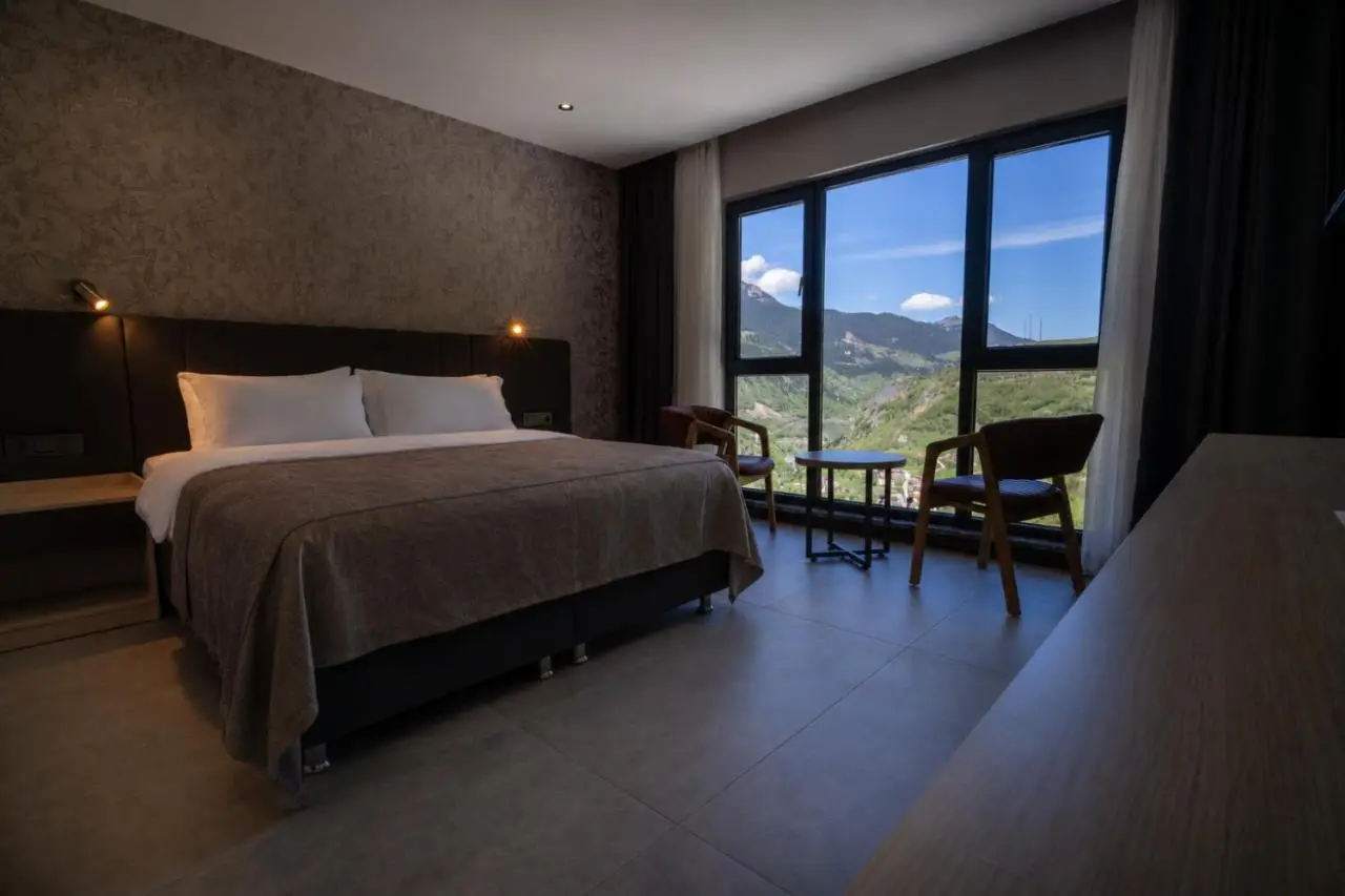Demederon Hotel