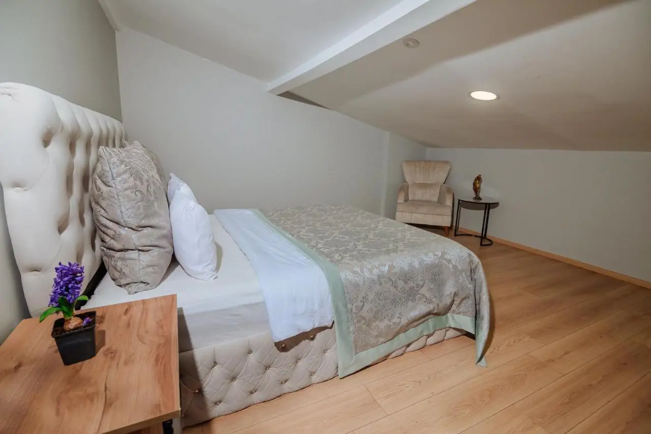 White Moon Suites