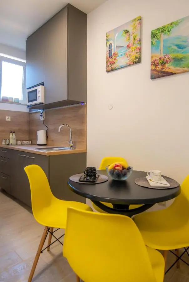 Studio Apartment Mia - free parking