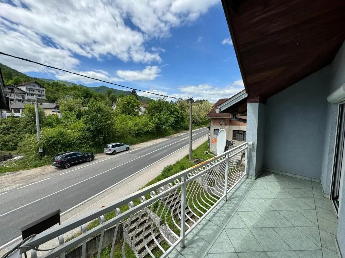Idas Guesthouse - Kuća na jezeru - Haus am See - Privatunterkunft - Čelebići kod Konjica