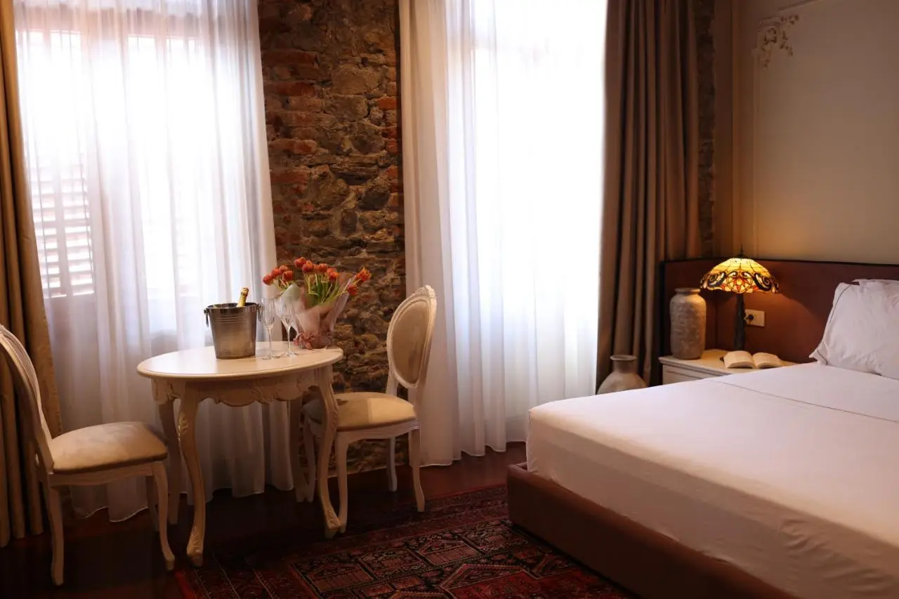 Vatër Hotel
