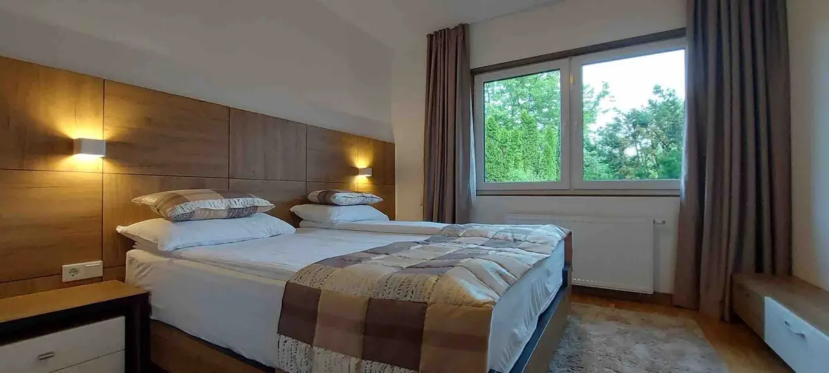 Villa Wood & Green Pool & Spa Residence