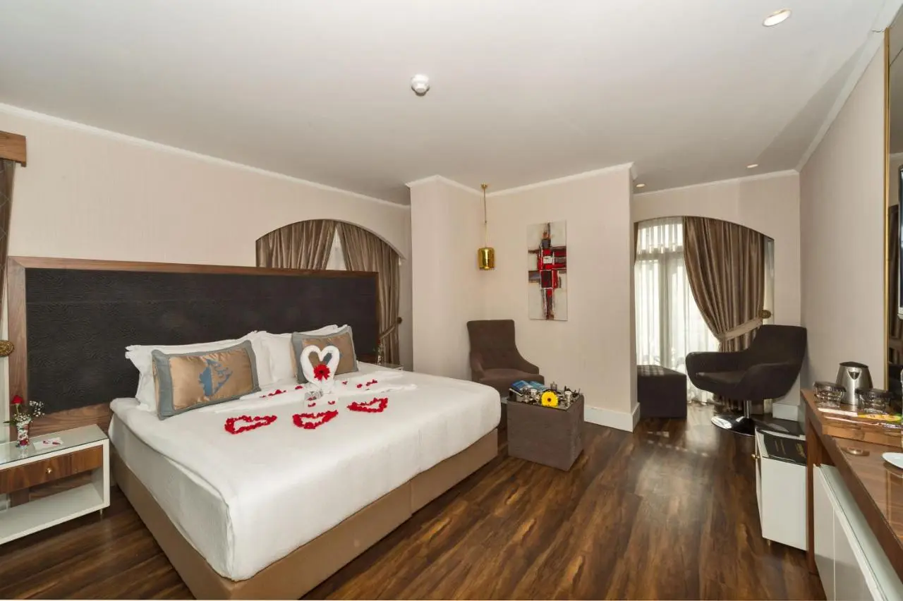 Darkmen Hotel