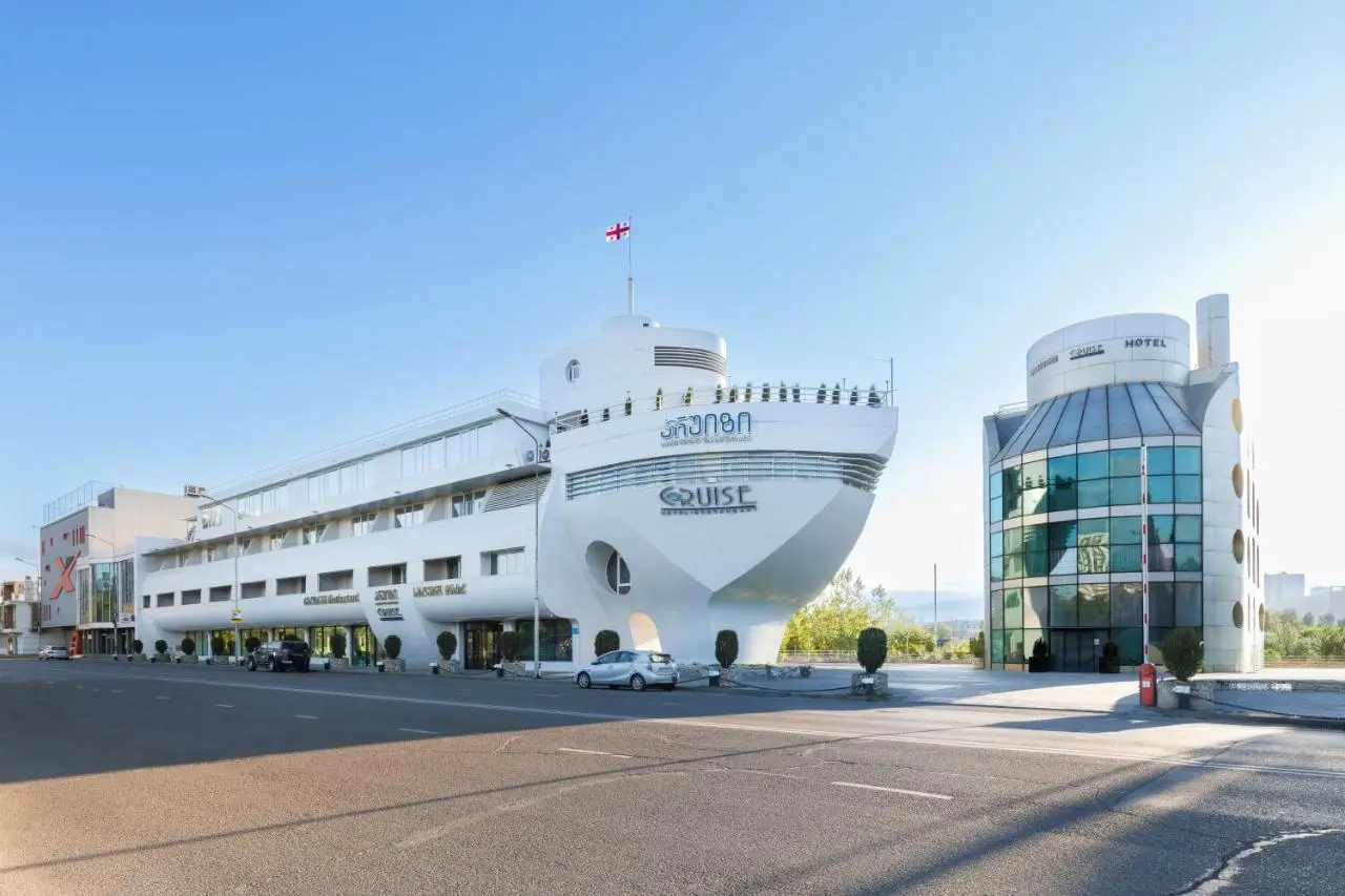 Cruise Hotel