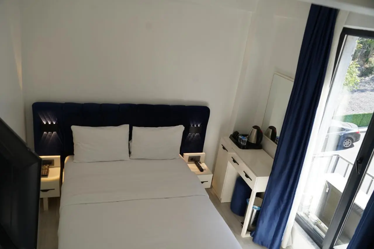 Sword Suit Hotel