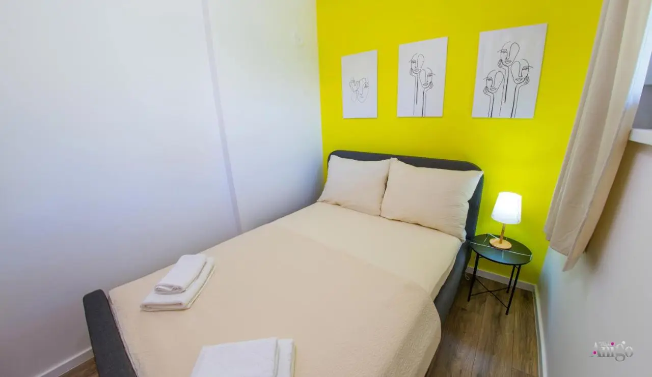 Apartment Dreaming In Color