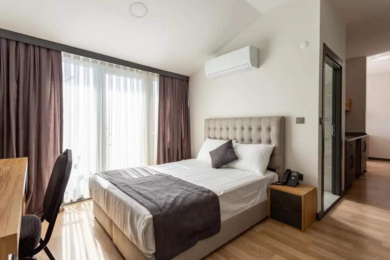Atm Suit Otel