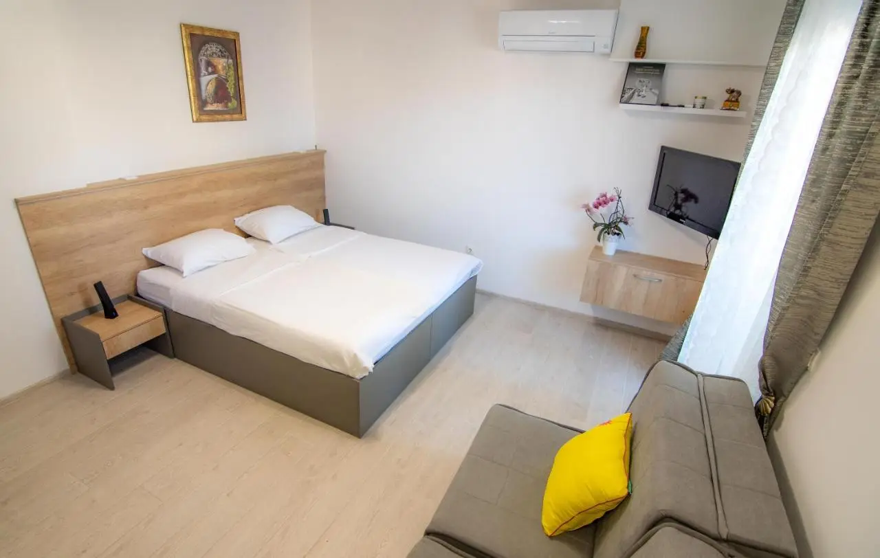 Studio Apartment Mia - free parking